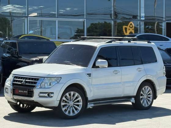 MITSUBISHI PAJERO FULL 3.2 HPE 4X4 16V TURBO INTERCOOLER DIESEL 4P AUTOMÁTICO